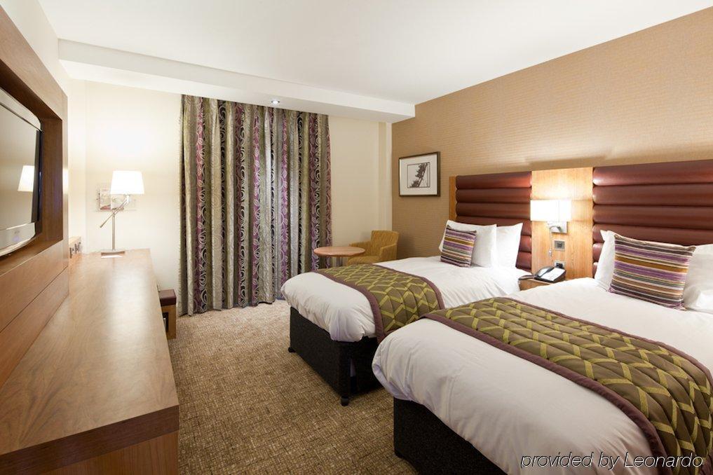Drayton Manor Hotel Tamworth Room photo